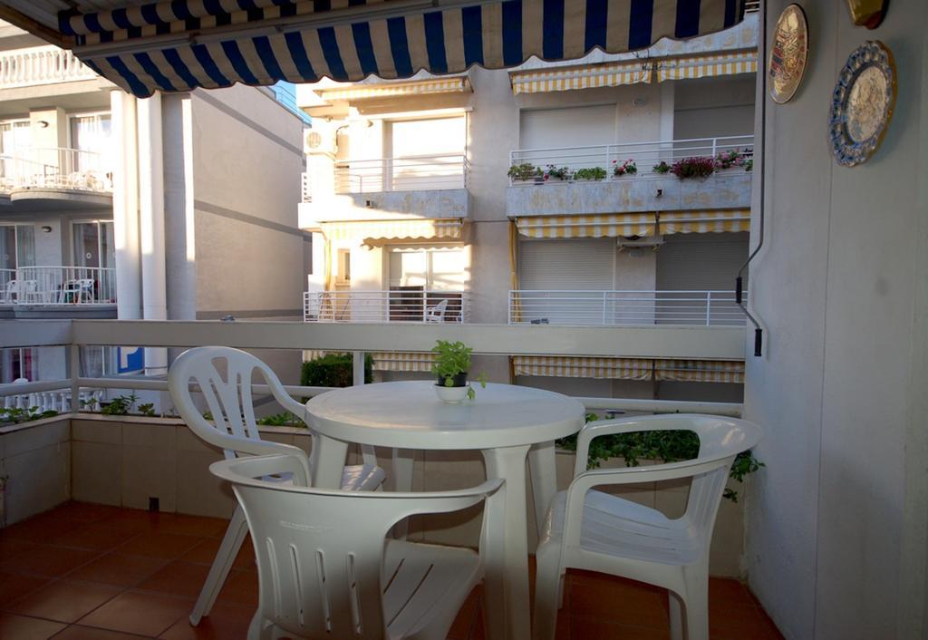 Lets Holidays Apartment Pool Terrace Tossa De Mar Extérieur photo