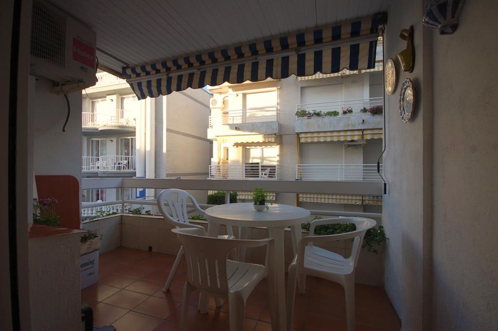 Lets Holidays Apartment Pool Terrace Tossa De Mar Extérieur photo