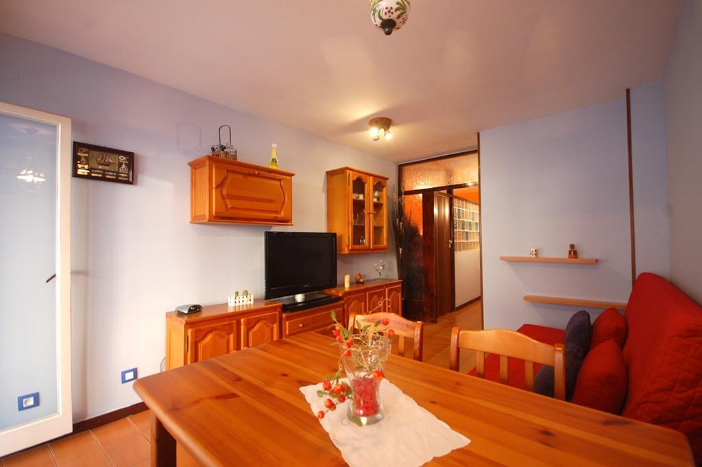 Lets Holidays Apartment Pool Terrace Tossa De Mar Extérieur photo